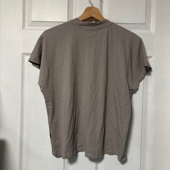 Queen Tee - Picture 2 of 5